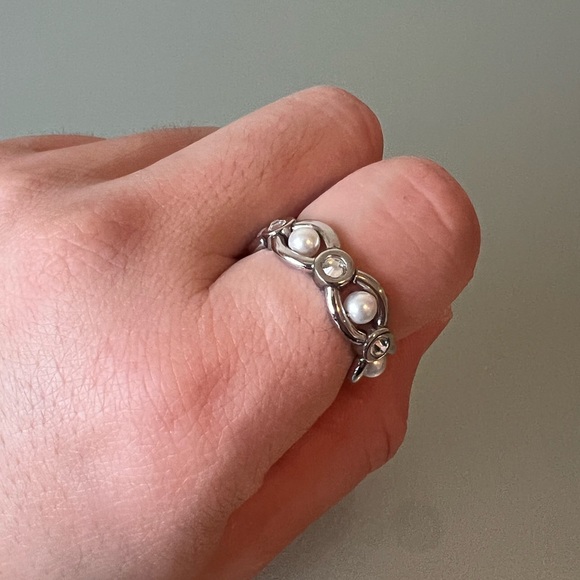 Swatch Crystal Pearl Ring - Picture 2 of 6